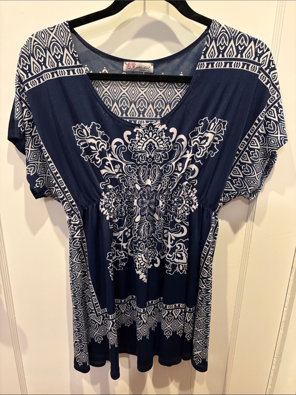 julie's closet Navy and White Ornate Front-Print Tunic BN512